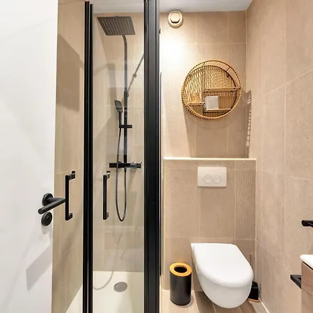Le Capucine : Piscine & Tennis Appartement